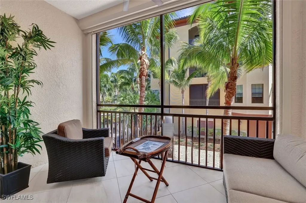 2772 Tiburon Boulevard E Naples FL 34109