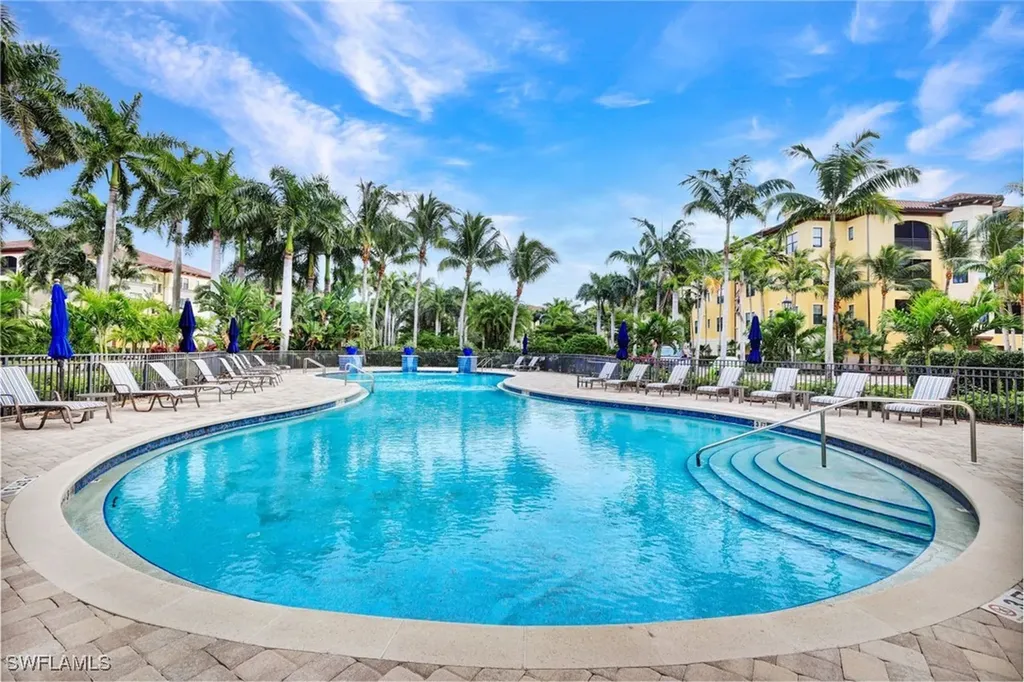2772 Tiburon Boulevard E Naples FL 34109