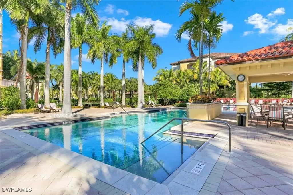 2772 Tiburon Boulevard E Naples FL 34109