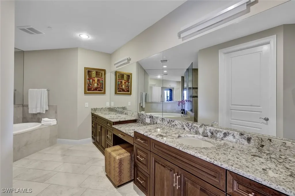 2772 Tiburon Boulevard E Naples FL 34109
