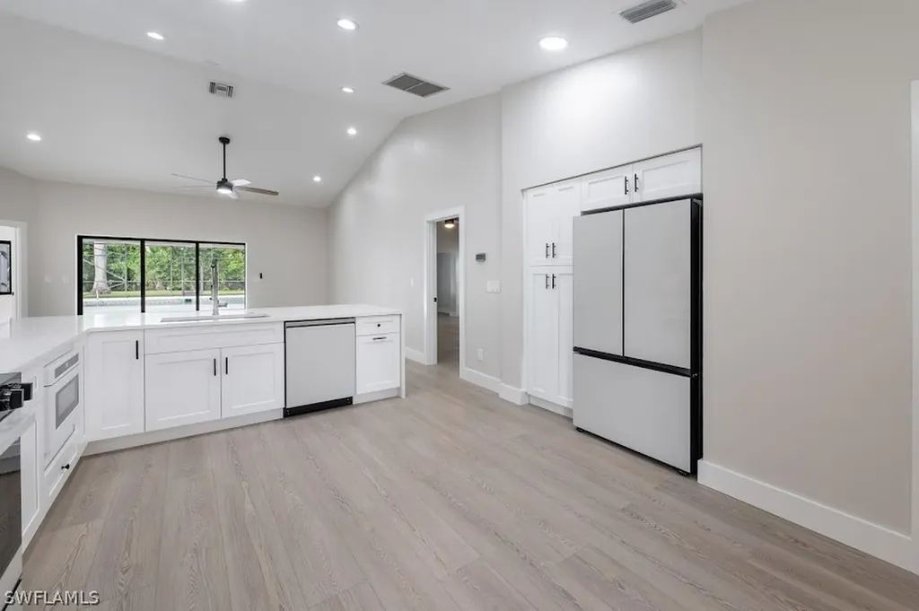 581 Country Walk Court Naples FL 34104