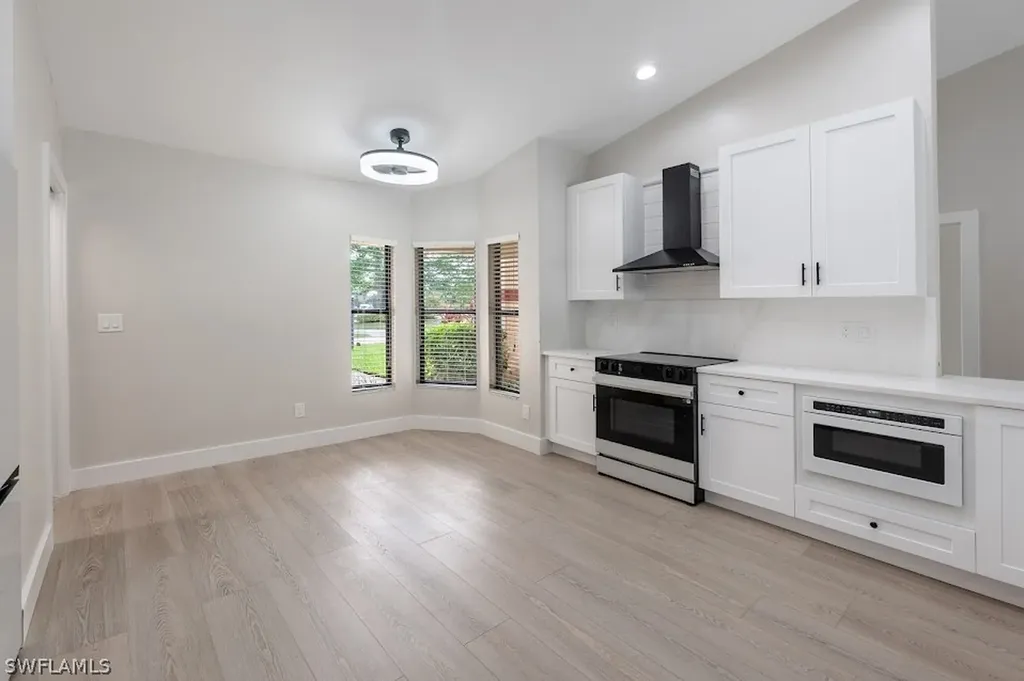 581 Country Walk Court Naples FL 34104