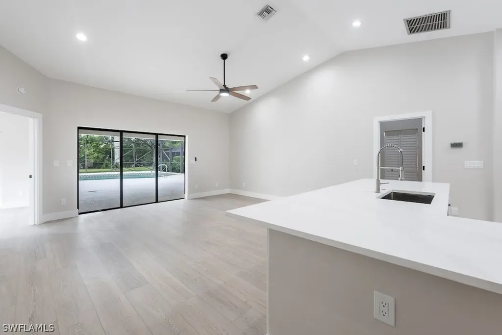 581 Country Walk Court Naples FL 34104