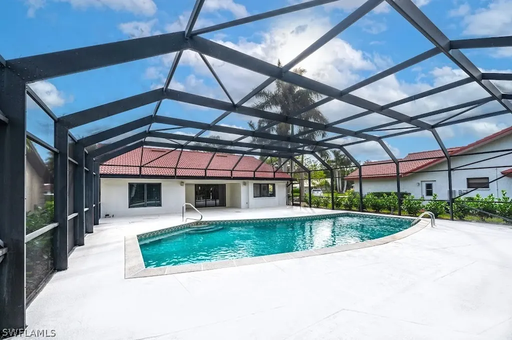 581 Country Walk Court Naples FL 34104