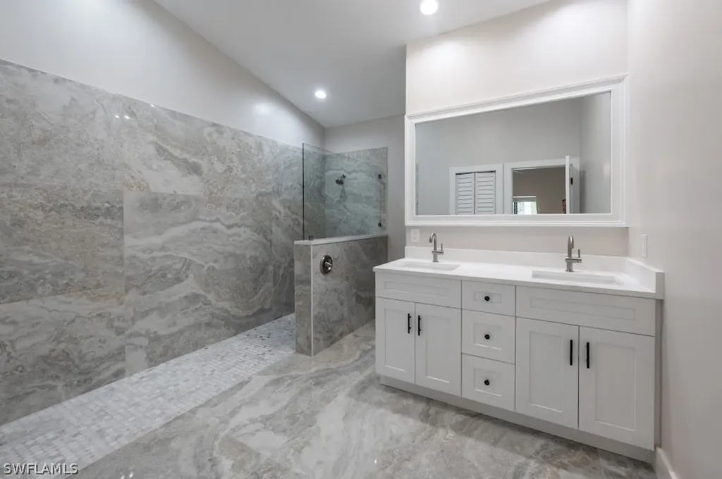 581 Country Walk Court Naples FL 34104