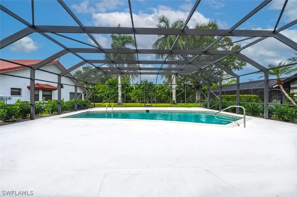 581 Country Walk Court Naples FL 34104