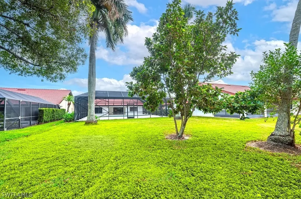 581 Country Walk Court Naples FL 34104
