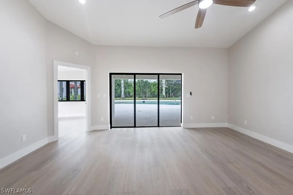 581 Country Walk Court Naples FL 34104