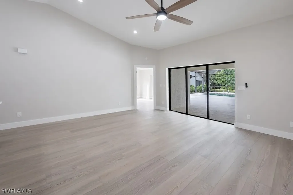581 Country Walk Court Naples FL 34104