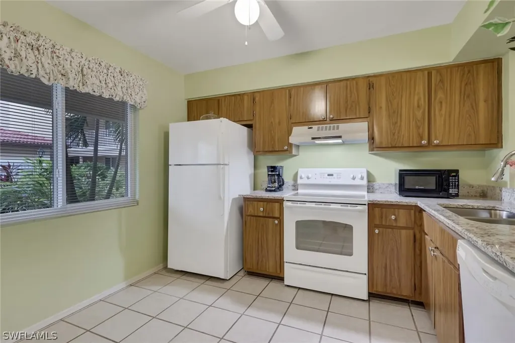 1025 Foxfire Lane Naples FL 34104