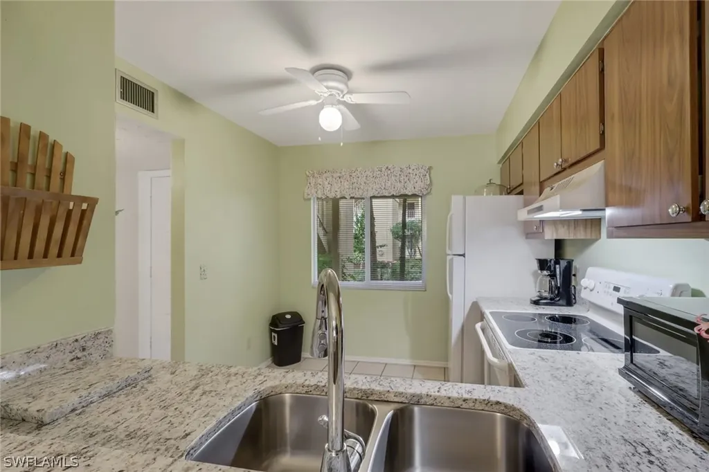1025 Foxfire Lane Naples FL 34104