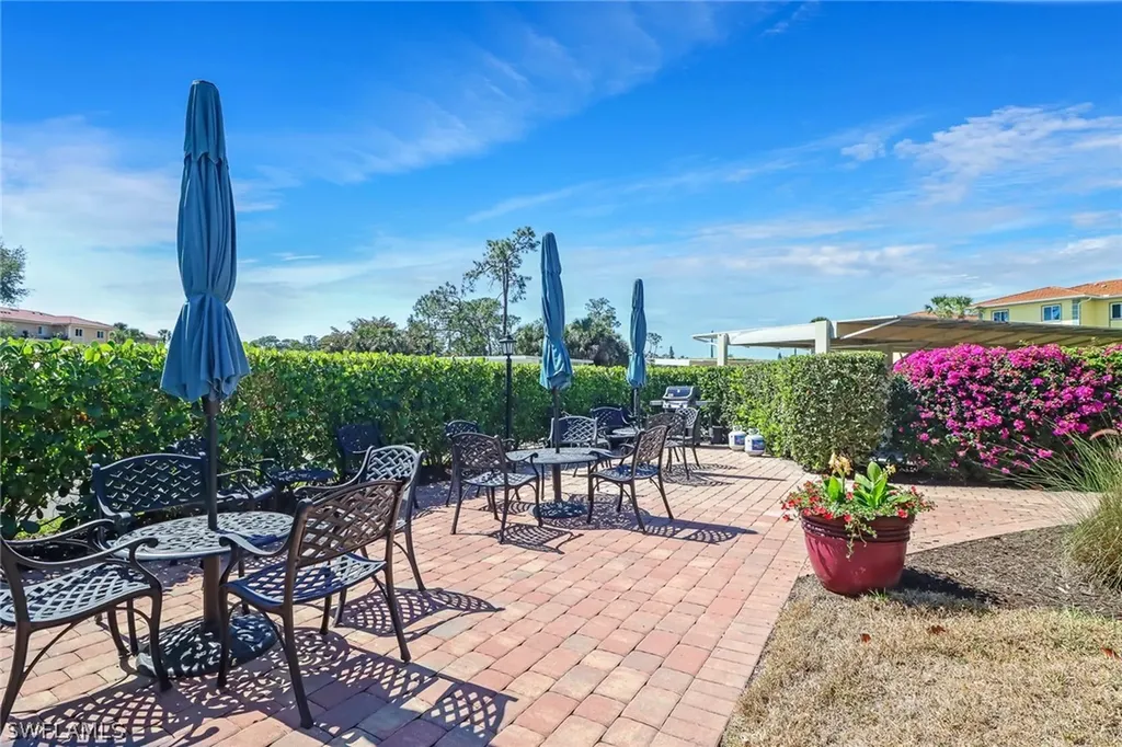 1025 Foxfire Lane Naples FL 34104