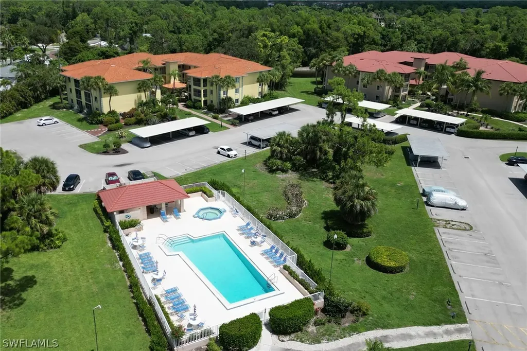 1025 Foxfire Lane Naples FL 34104