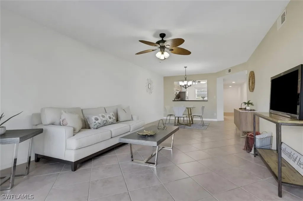 600 Squire Circle Naples FL 34104