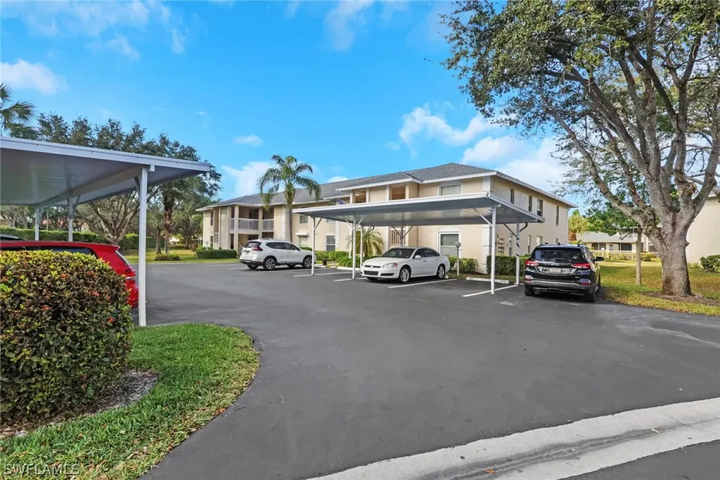 600 Squire Circle Naples FL 34104
