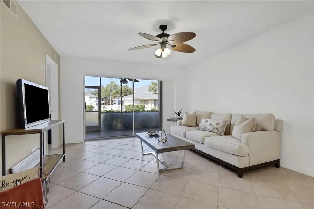 600 Squire Circle Naples FL 34104