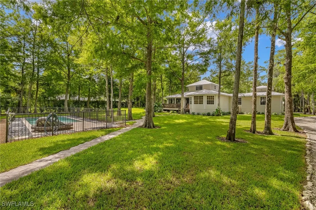 5271 Cherry Wood Drive Naples FL 34119