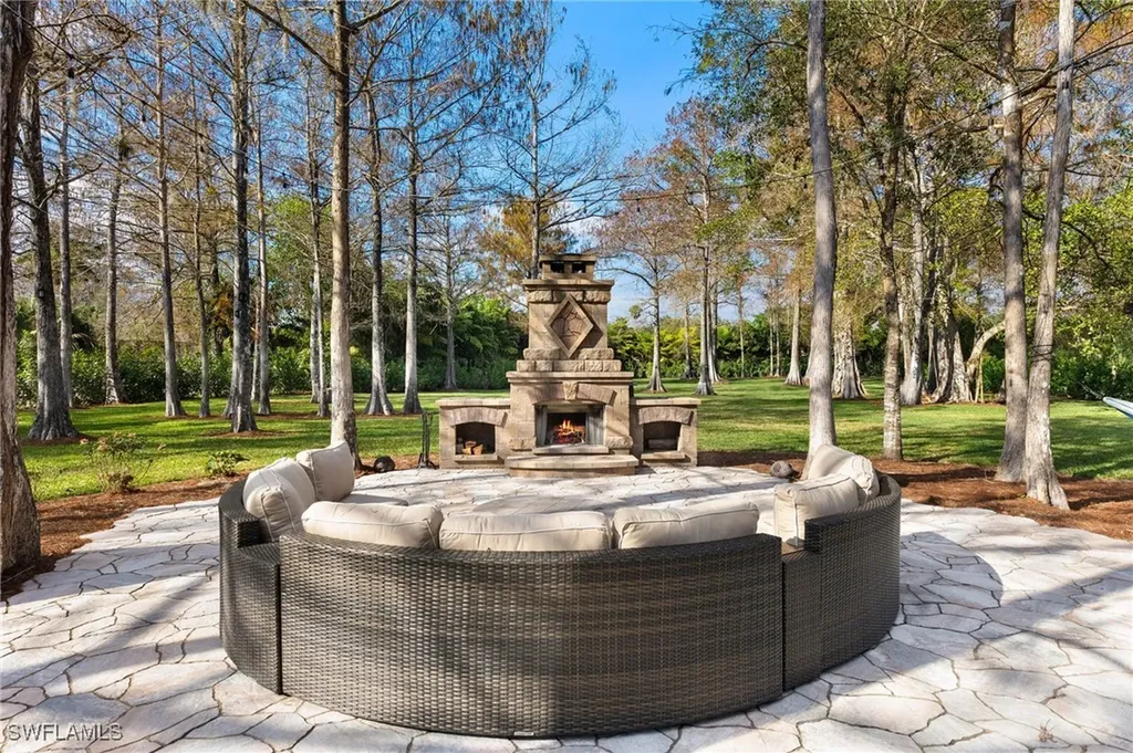 5271 Cherry Wood Drive Naples FL 34119