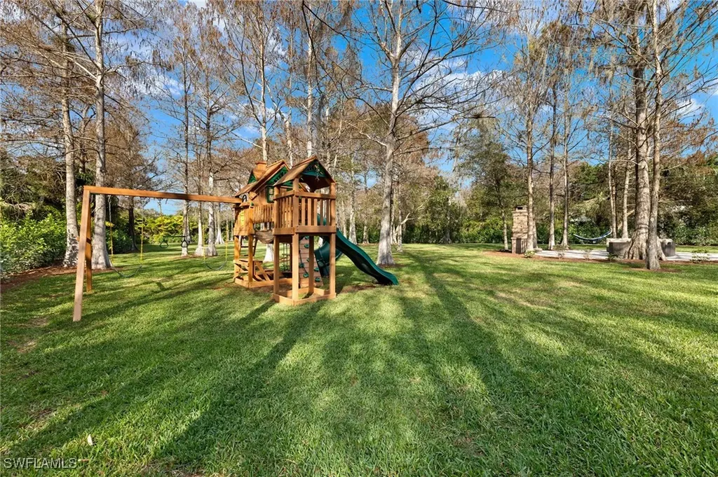5271 Cherry Wood Drive Naples FL 34119