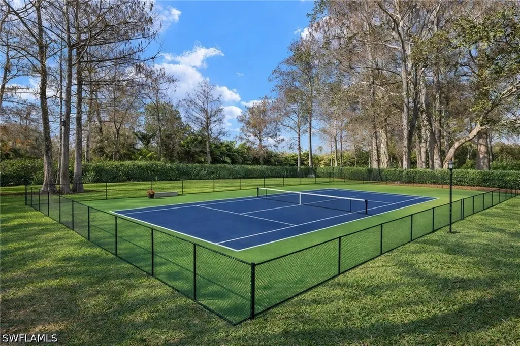 5271 Cherry Wood Drive Naples FL 34119