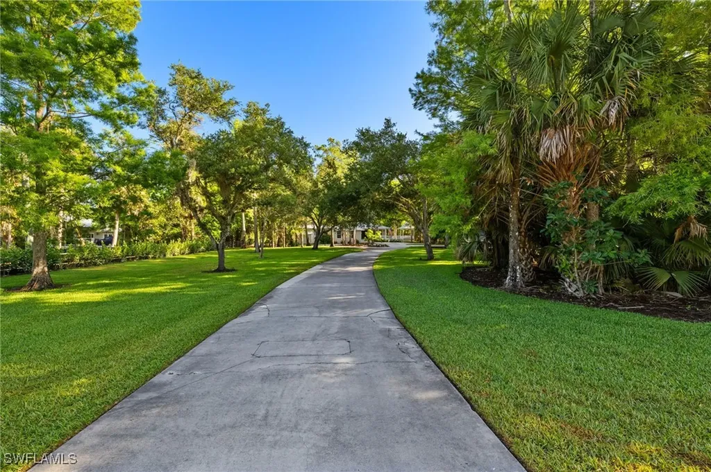 5271 Cherry Wood Drive Naples FL 34119