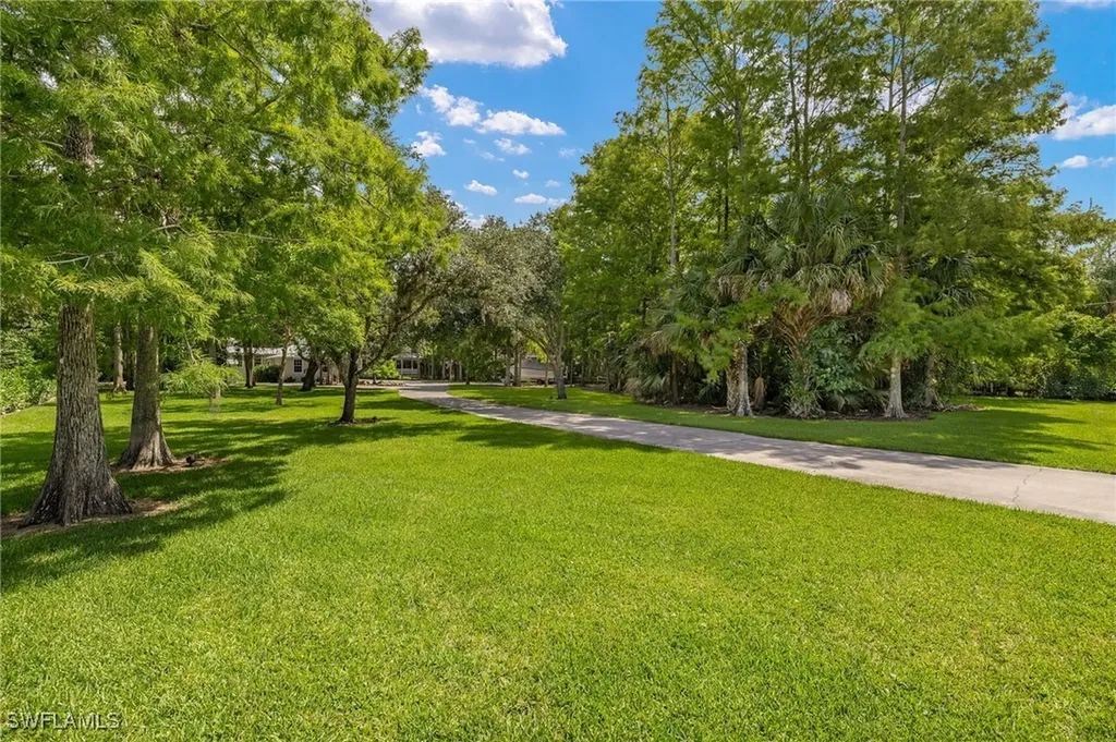 5271 Cherry Wood Drive Naples FL 34119