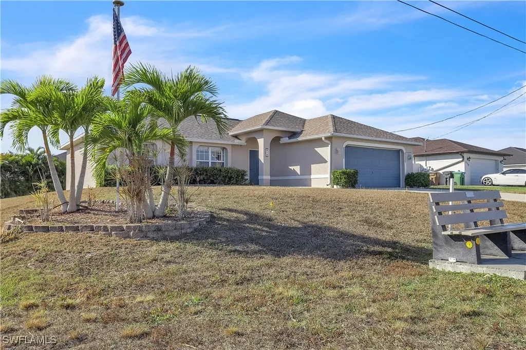 916 NE 4th Place Cape Coral FL 33909