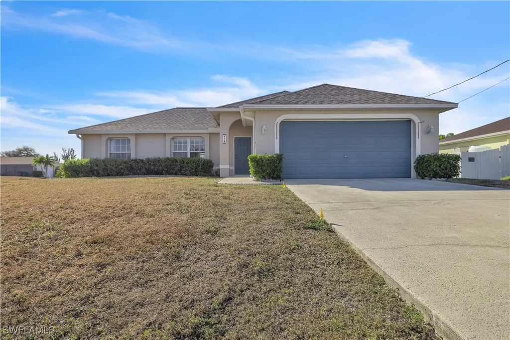 916 NE 4th Place Cape Coral FL 33909