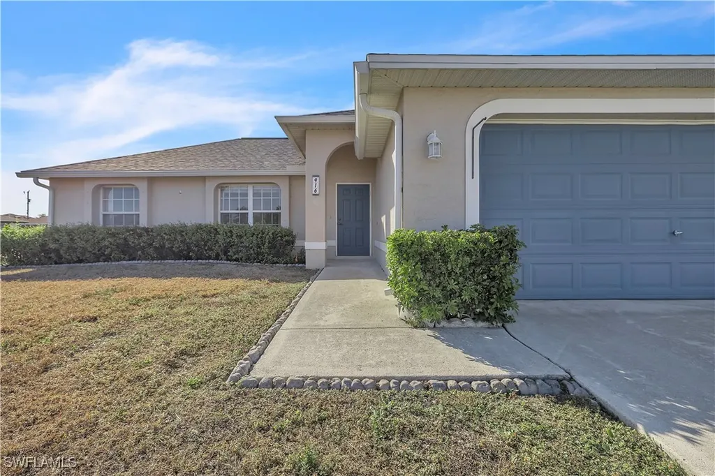 916 NE 4th Place Cape Coral FL 33909