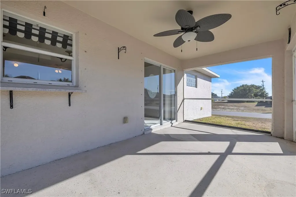 916 NE 4th Place Cape Coral FL 33909