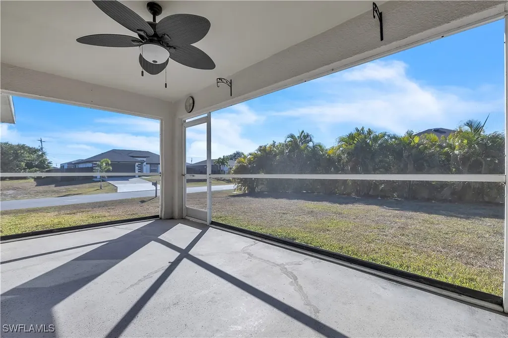 916 NE 4th Place Cape Coral FL 33909