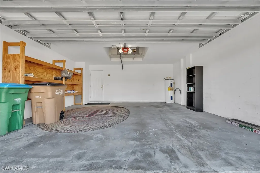 916 NE 4th Place Cape Coral FL 33909