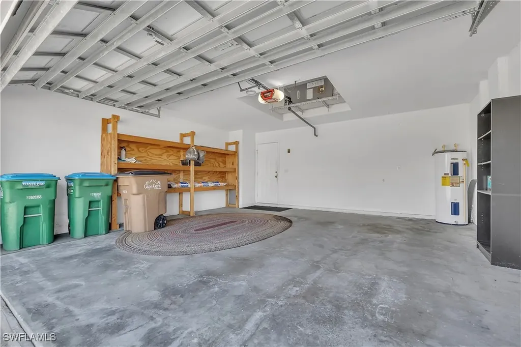 916 NE 4th Place Cape Coral FL 33909