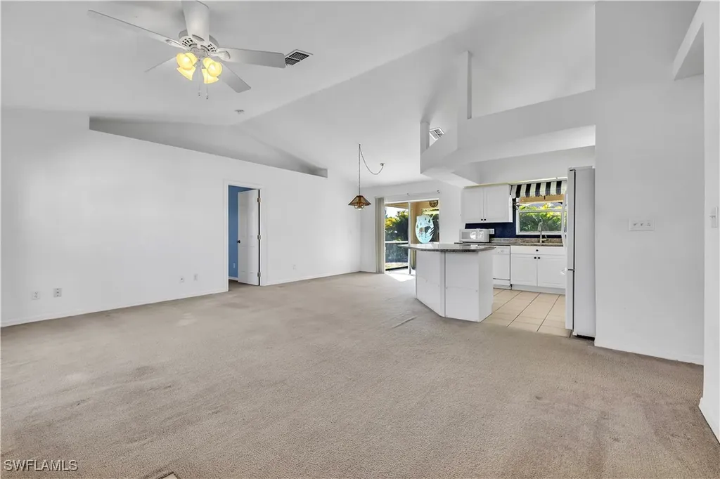 916 NE 4th Place Cape Coral FL 33909