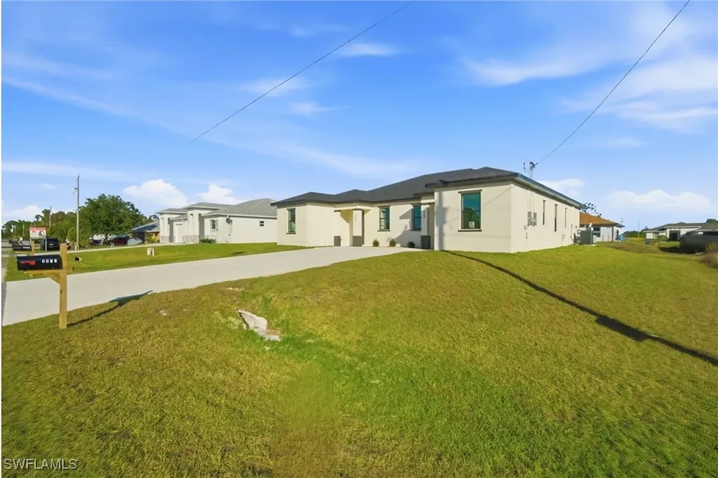 1157/1159 Countess Avenue Lehigh Acres FL 33974