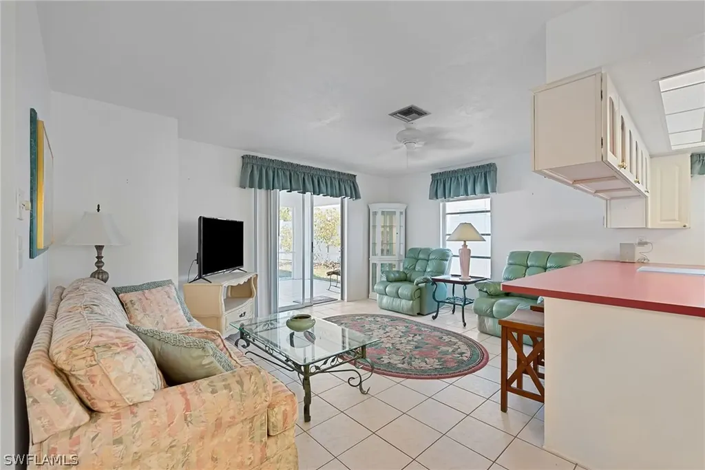 693 95th Avenue N Naples FL 34108