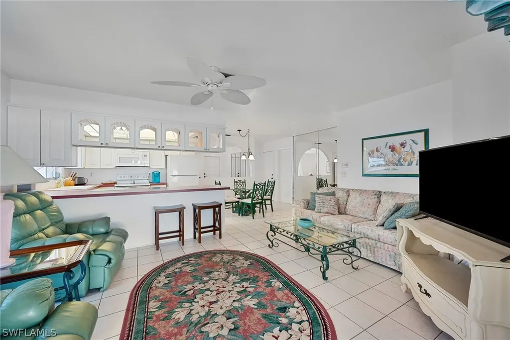 693 95th Avenue N Naples FL 34108