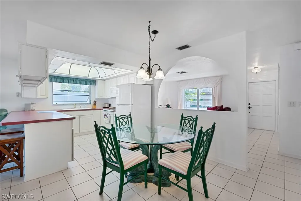 693 95th Avenue N Naples FL 34108