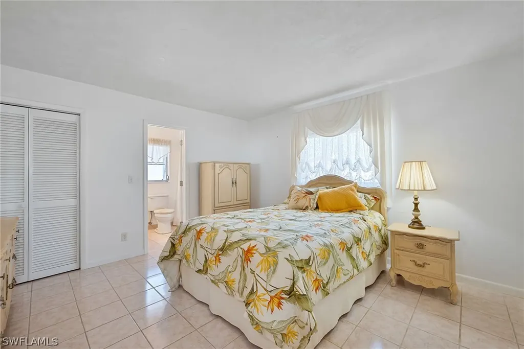 693 95th Avenue N Naples FL 34108