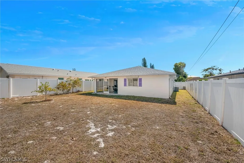 693 95th Avenue N Naples FL 34108