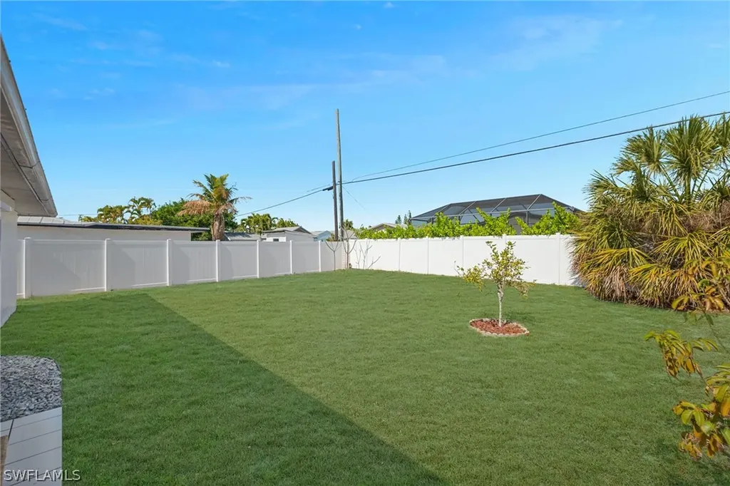 693 95th Avenue N Naples FL 34108