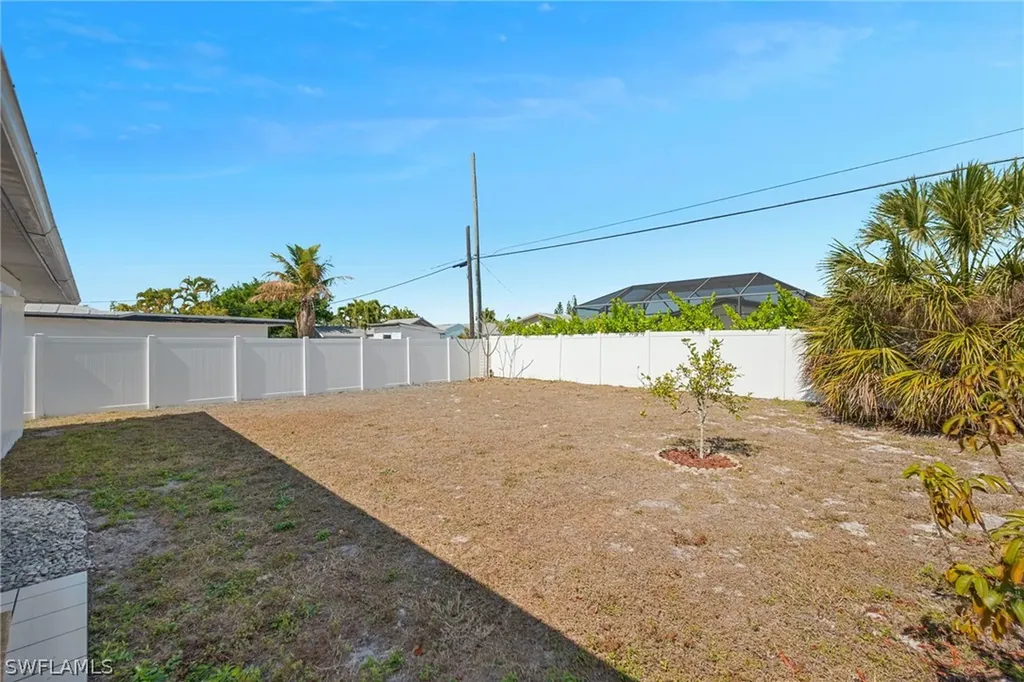 693 95th Avenue N Naples FL 34108