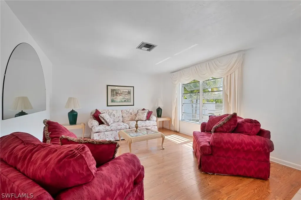 693 95th Avenue N Naples FL 34108