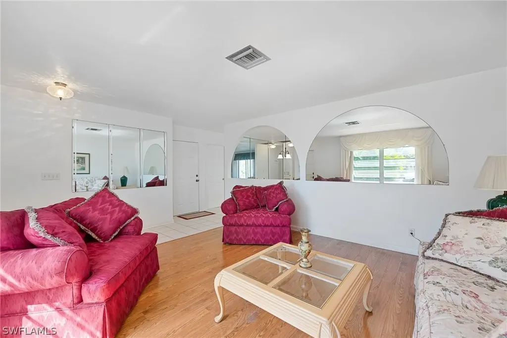 693 95th Avenue N Naples FL 34108