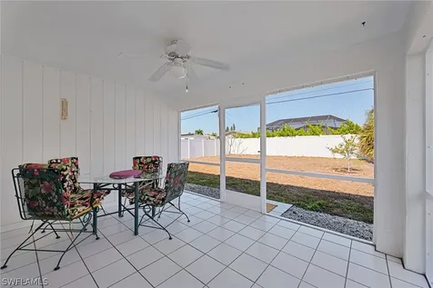 693 95TH Avenue N Naples FL 34108