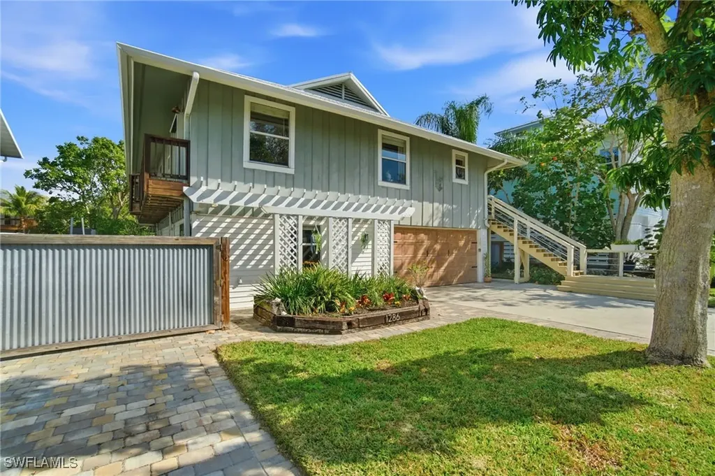 1286 Venetian Way Naples FL 34110