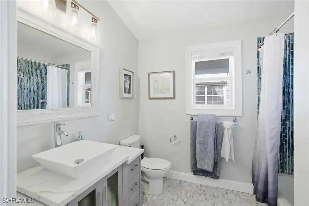 1286 Venetian Way Naples FL 34110