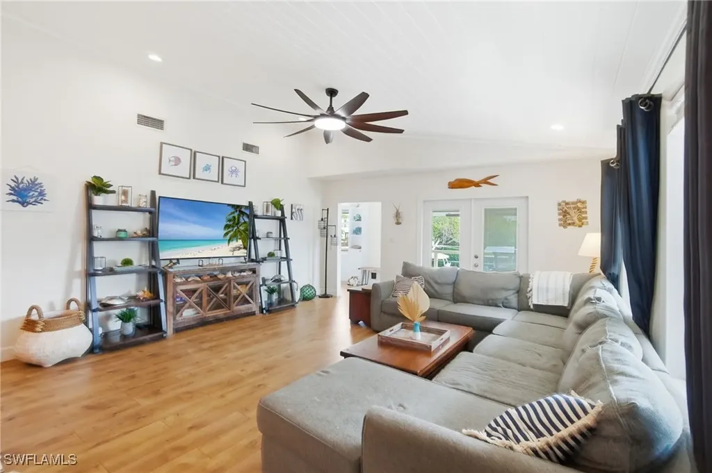 1286 Venetian Way Naples FL 34110