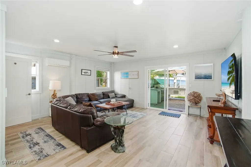 1286 Venetian Way Naples FL 34110