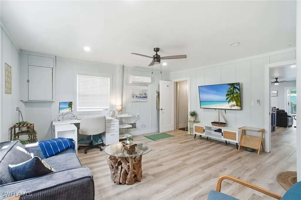 1286 Venetian Way Naples FL 34110